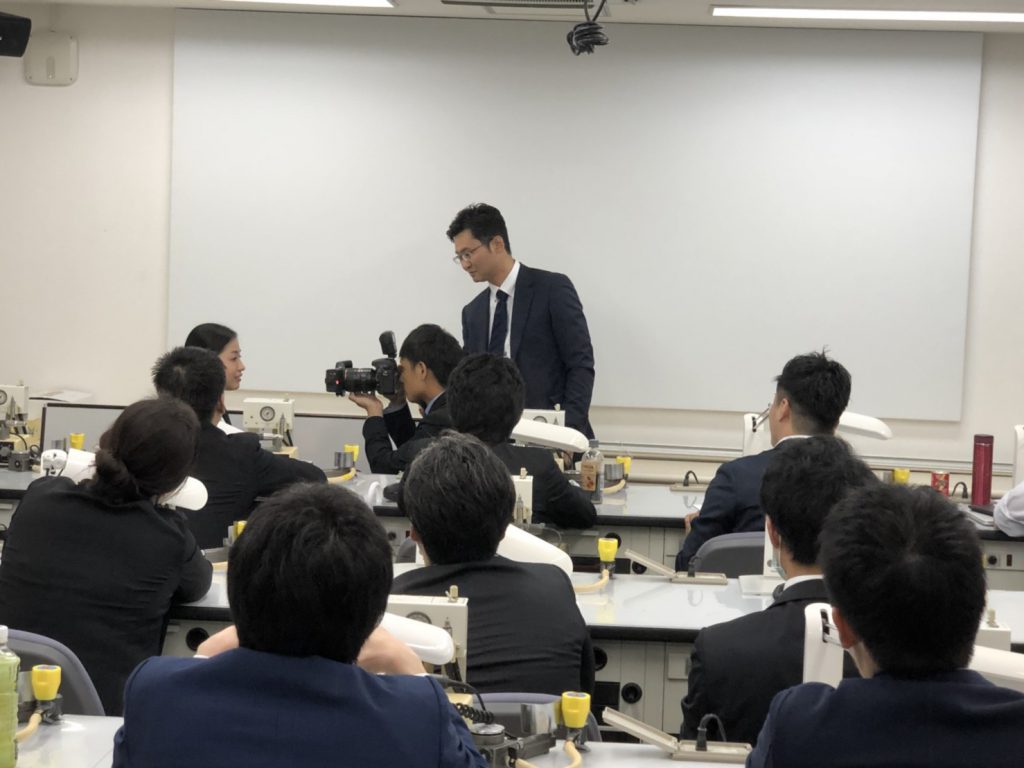 大阪・梅田の歯医者 カツベ歯科クリニック